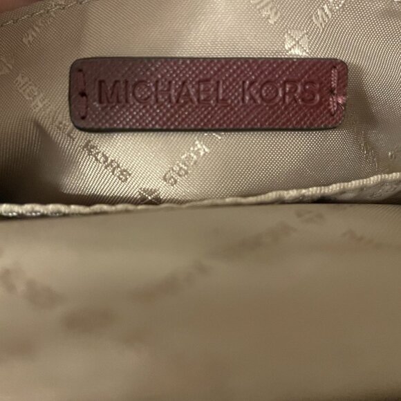 Michael Kors Jet Set Travel Medium Dome Crossbody Bag - Picture 4 of 5